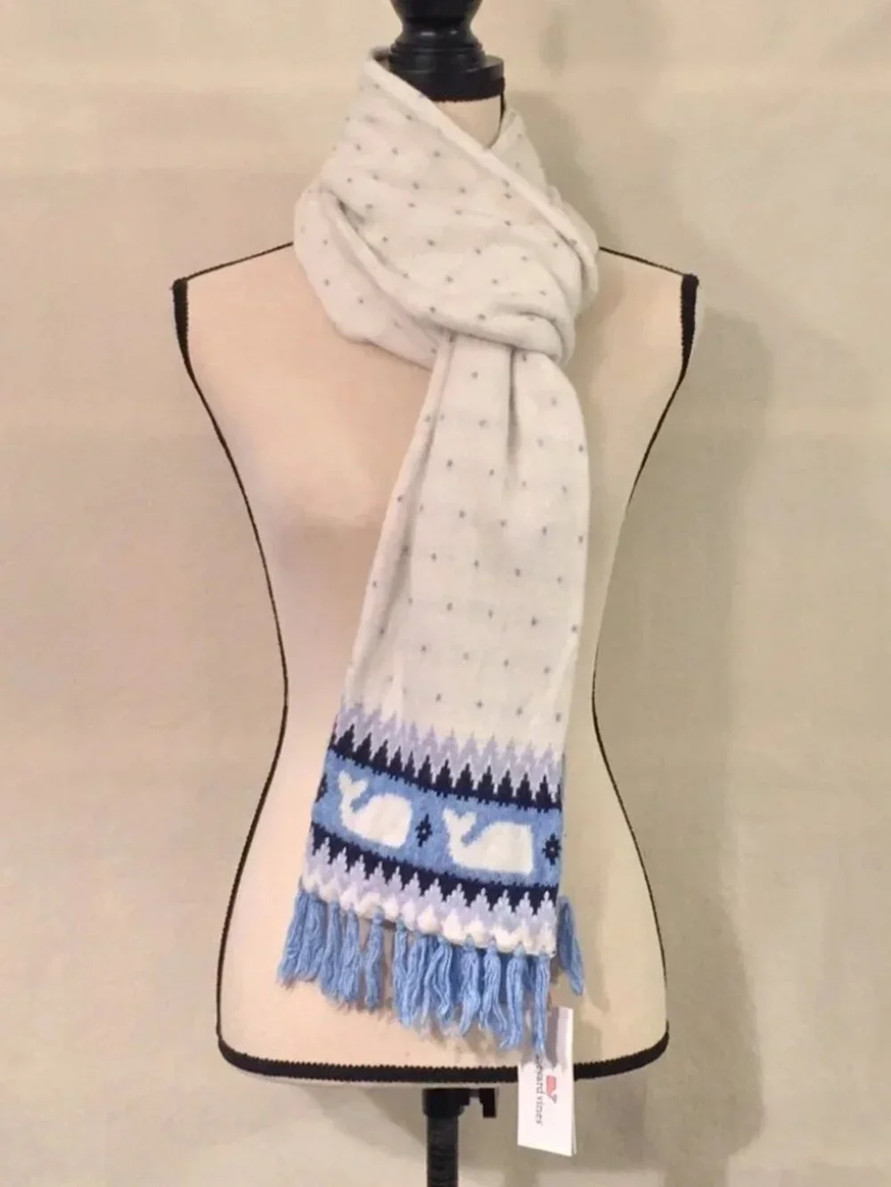 NWT Vineyard Vines blue & white fair isle wool blend whale scarf & mittens set